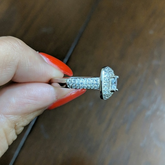 Ring - Picture 2 of 4